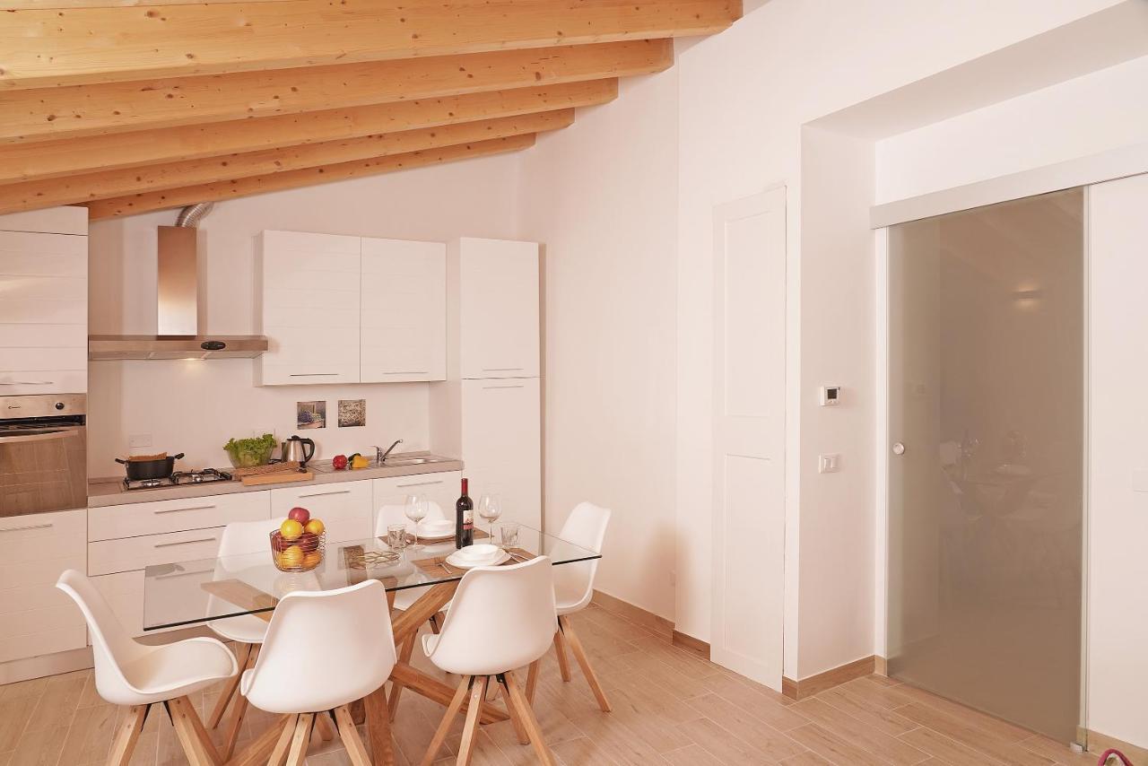 Apartments Villa Bougainville Сан-Феличе-дель-Бенако Экстерьер фото