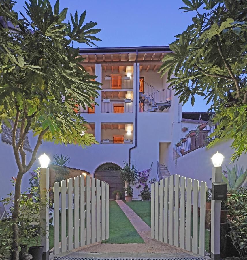 Apartments Villa Bougainville Сан-Феличе-дель-Бенако Экстерьер фото