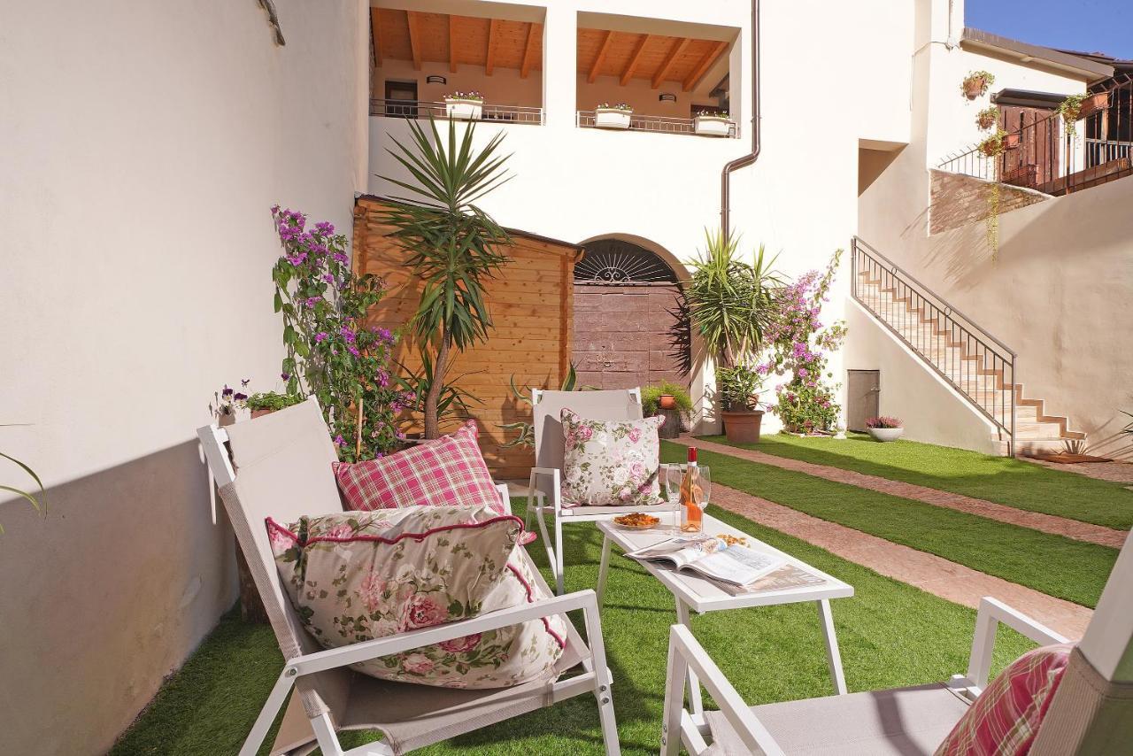 Apartments Villa Bougainville Сан-Феличе-дель-Бенако Экстерьер фото