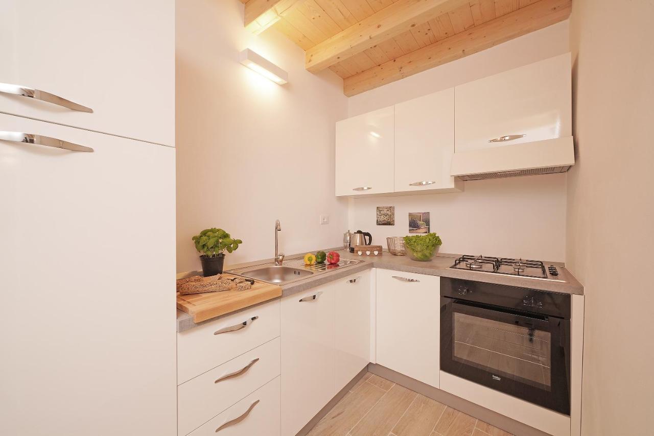 Apartments Villa Bougainville Сан-Феличе-дель-Бенако Экстерьер фото