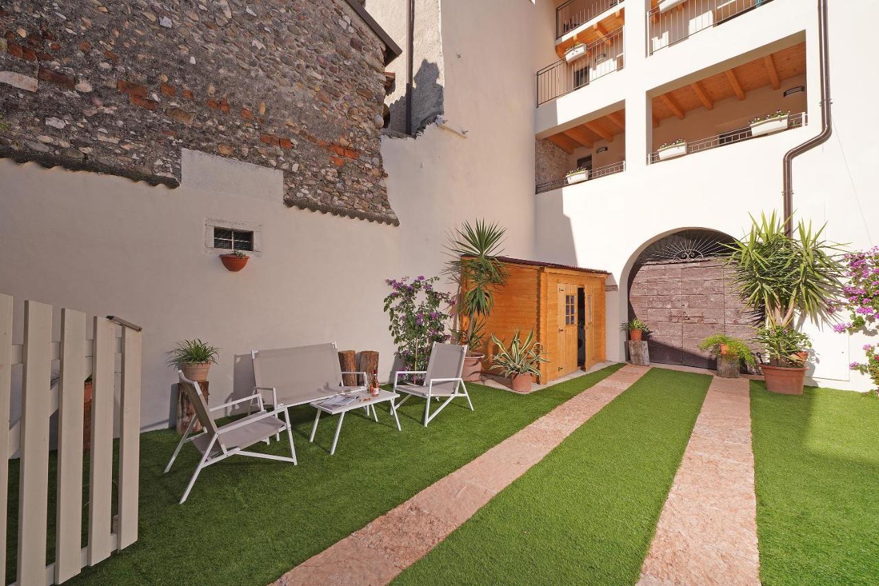 Apartments Villa Bougainville Сан-Феличе-дель-Бенако Экстерьер фото