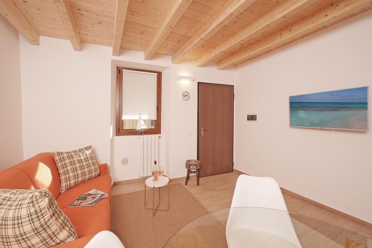 Apartments Villa Bougainville Сан-Феличе-дель-Бенако Экстерьер фото