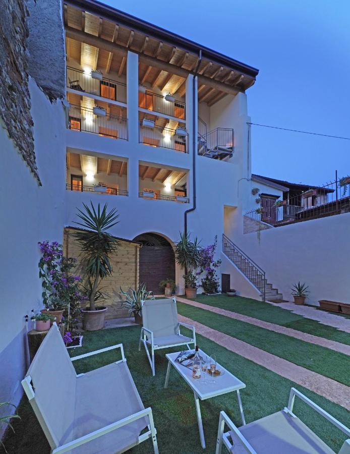 Apartments Villa Bougainville Сан-Феличе-дель-Бенако Экстерьер фото